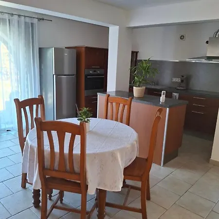 Funtanella Ii 公寓